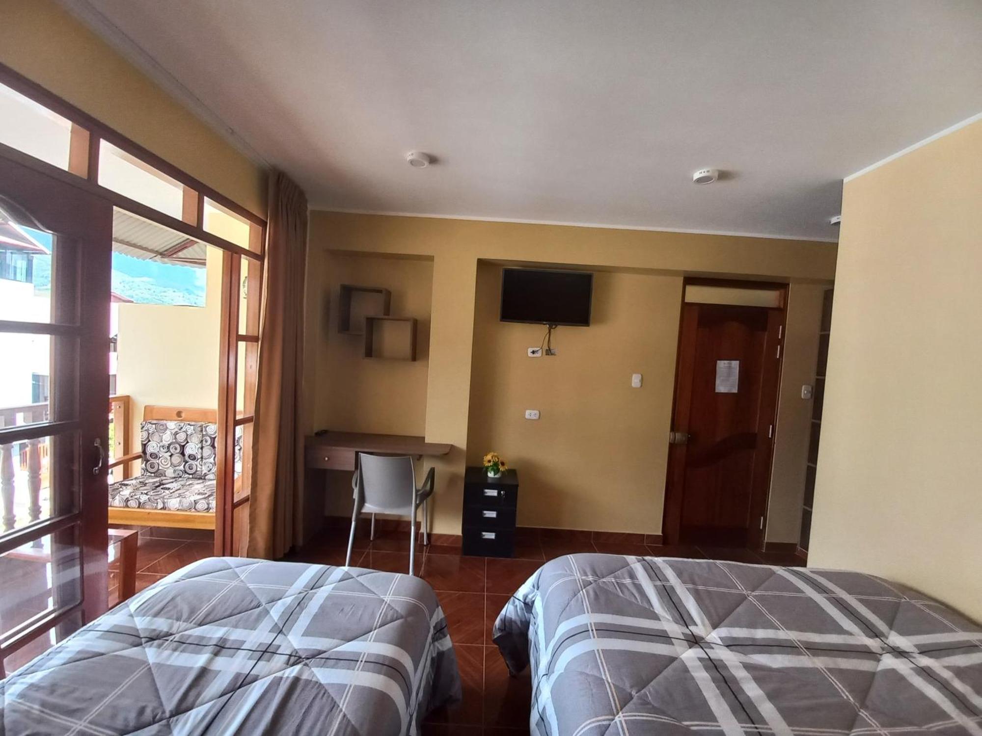 Hospedaje "Los Quetzales De Oxapampa" Esterno foto